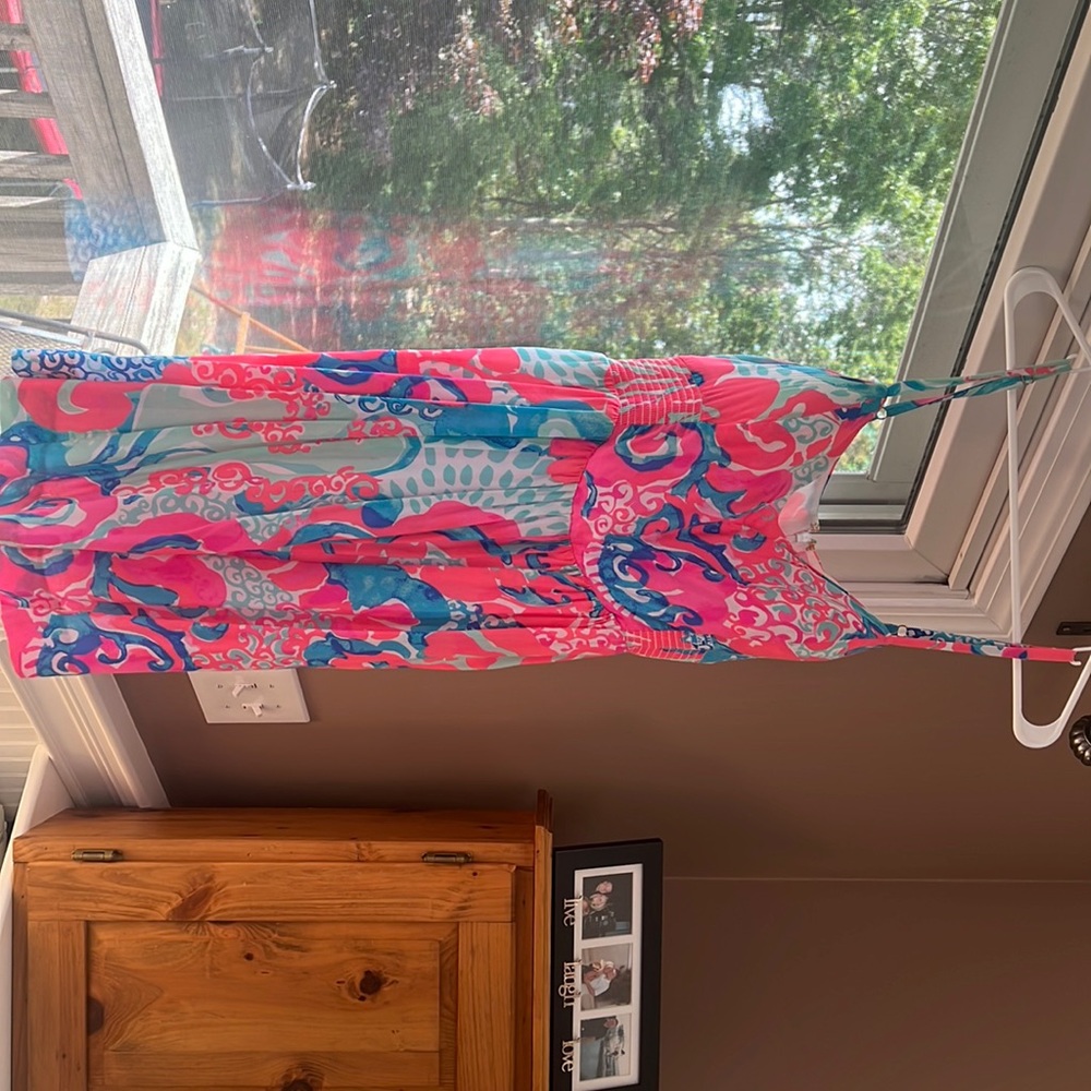 Like new- worn one to a bridal shower. Lilly Pulitzer size 10 dress